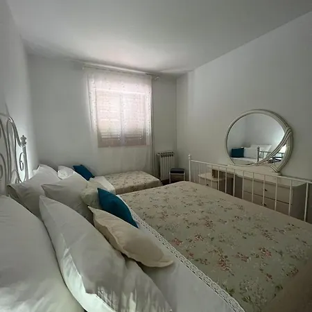 Apartment With Swimming Pool