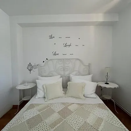 Apartment With Swimming Pool Jelsa (Hvar)