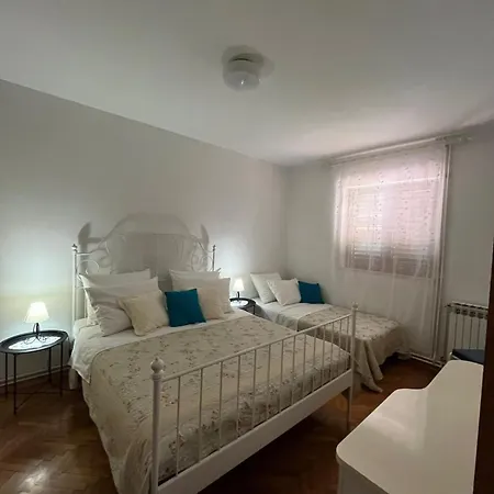 With Swimming Pool 아파트